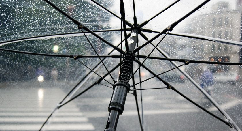 Burze, deszcz, miejscami grad – ostrzeżenie meteorologiczne