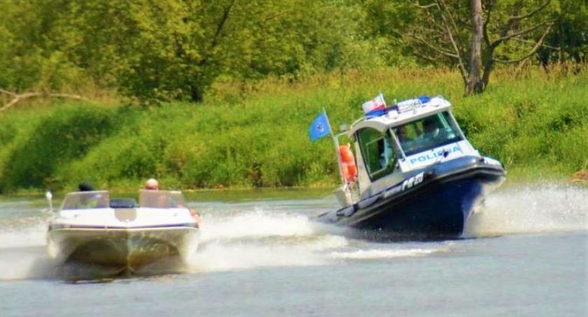 Nietrzeźwy sternik na Narwi