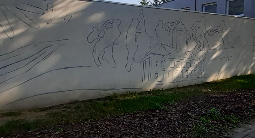Rozpoczęły się prace nad muralem