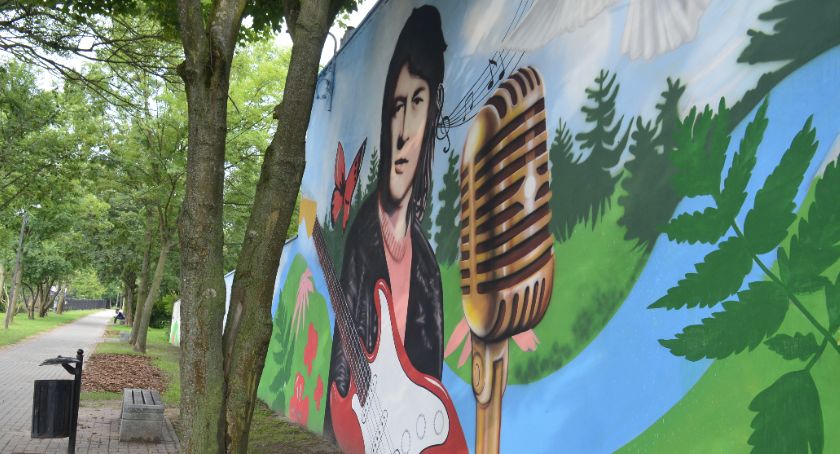 Mural muzyczny w pasażu Klenczona – postęp prac