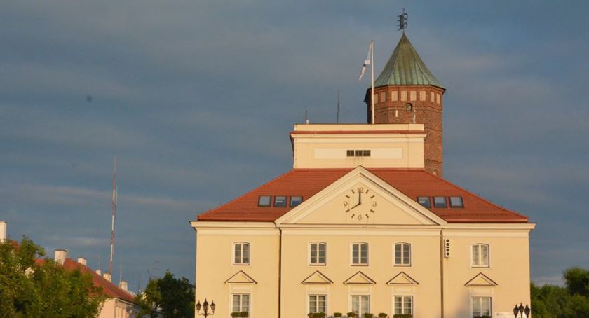 Jak pułtuscy politycy zmieniali partie