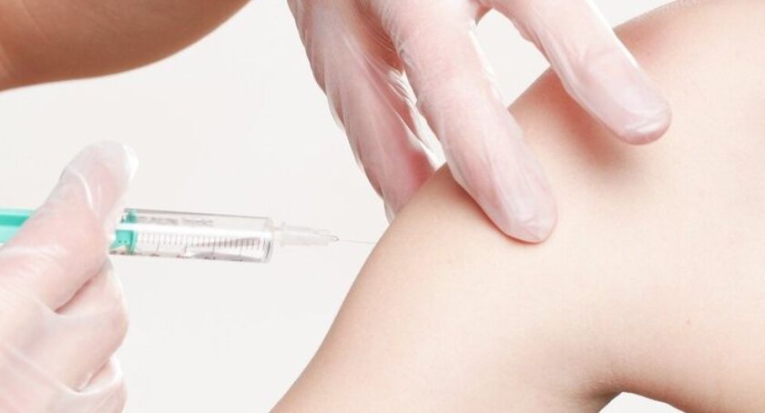 Szczepienie przeciwko pneumokokom ze wsparciem samorządu Mazowsza