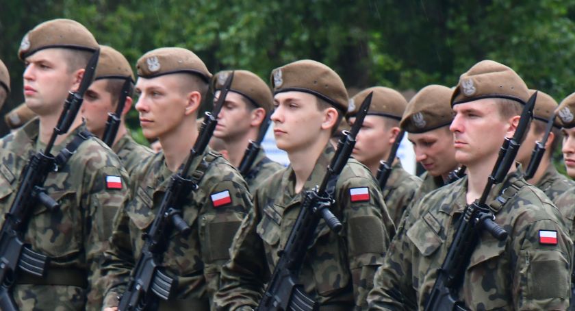 Wakacje w mundurze zakończą przysięgą wojskową