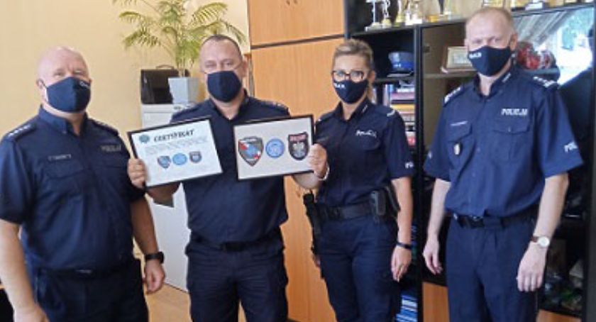 Pułtuscy policjanci wsparli licytację na rzecz chorego Szymonka