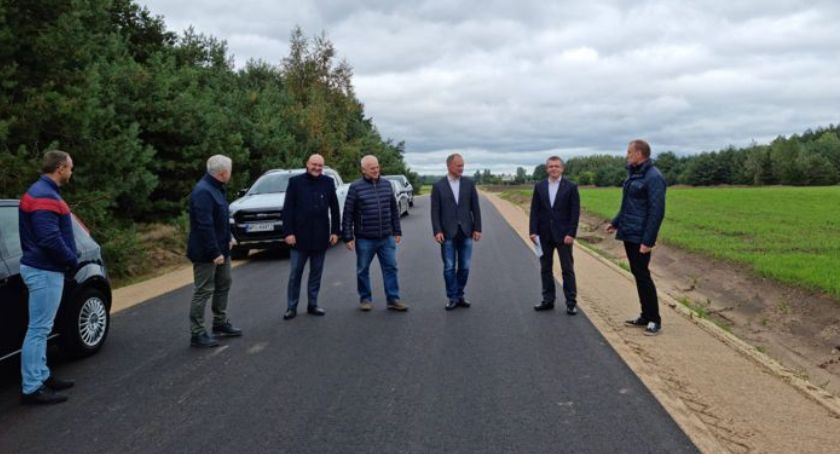 Zakończono przebudowę drogi powiatowej w Zatorach