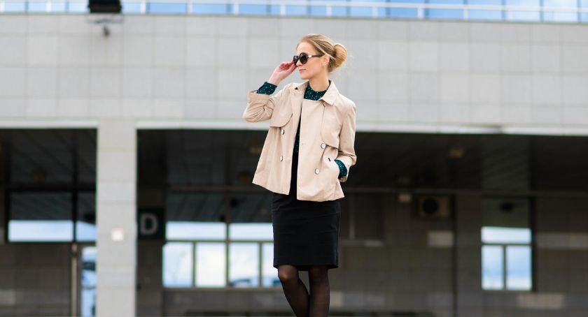 Kurtki przejściowe damskie do stylizacji z sukienkami - jakie modele się sprawdzą?