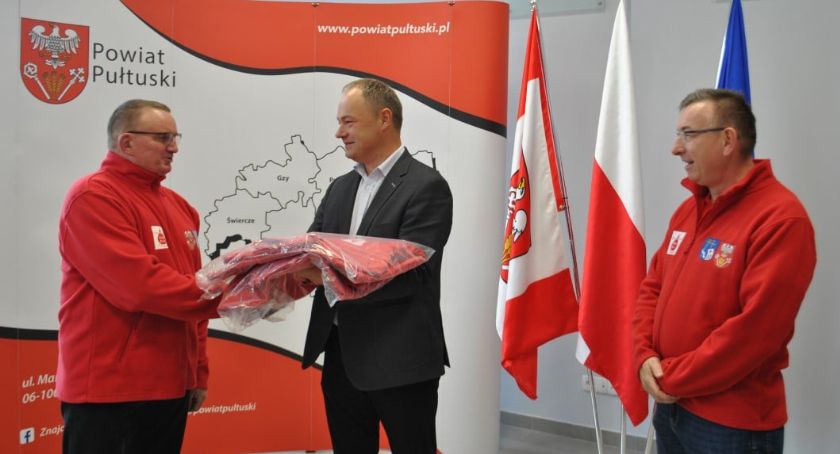 Przekazanie bluz Klubowi Honorowych Dawców Krwi