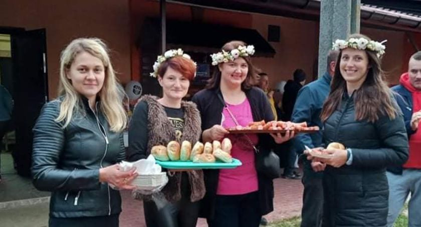 KGW „Kwiaty we włosach” - Kobiety Gospodarne i Wyjątkowe z Trzcińca