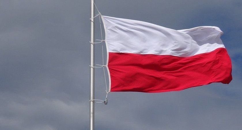 Godło, barwy i hymn Polski czeka kilka zmian. Projekt ustawy o symbolach państwowych skierowany do konsultacji publicznych.