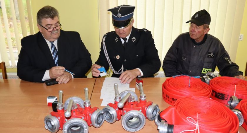 Gminy Gzy przekazała sprzęt dla OSP