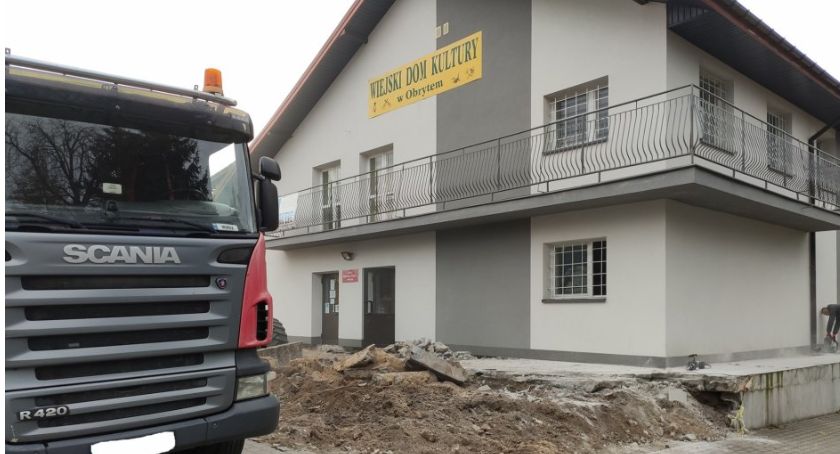 Rozpoczynają się prace przy budynku Gminnego Ośrodka Kultury w Obrytem