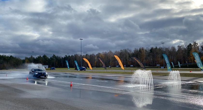 Nawet 2400 kierowców skorzysta ze szkoleń na Torze Modlin