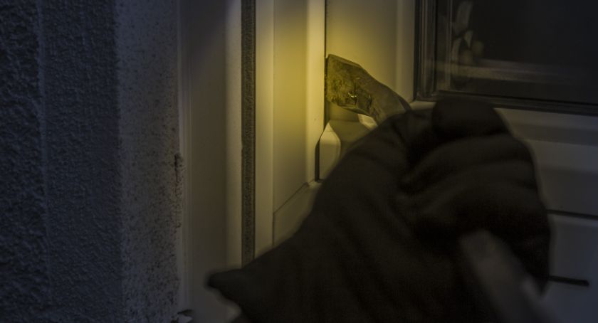 Uwaga na włamywaczy! - apel Policji do mieszkańców Pułtuska