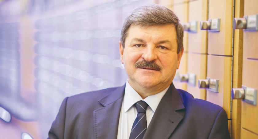 Wysokie napięcie - felieton Jarosława Kalinowskiego