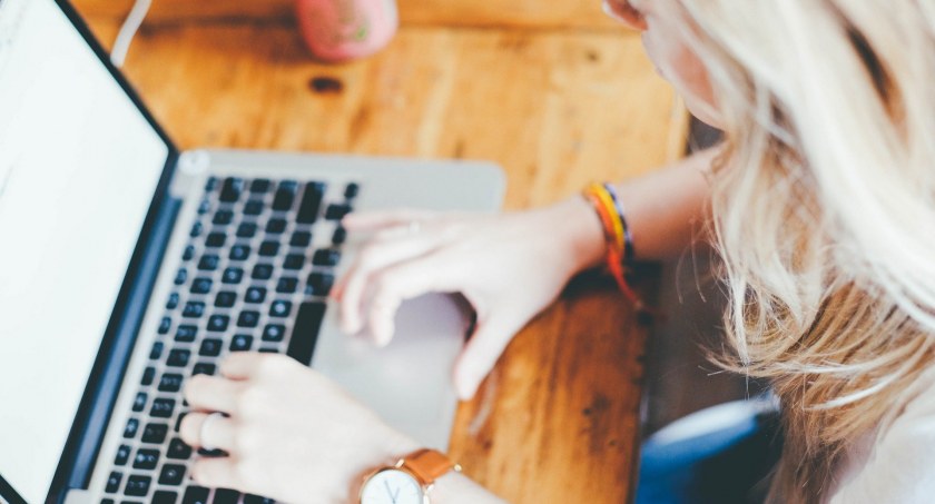 Wziąść, na prawdę, z przed – jakie błędy językowe popełniamy najczęściej w Internecie?