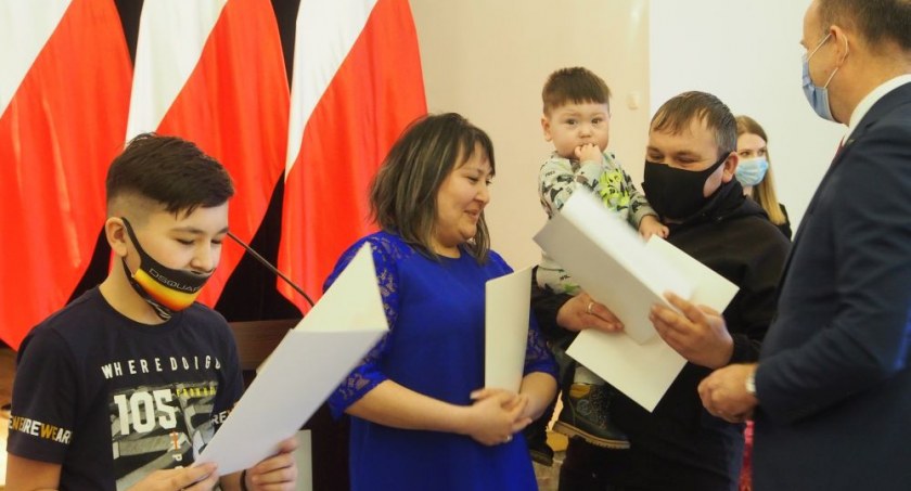 Kolejna grupa repatriantów odebrała dokumenty potwierdzające polskie obywatelstwo