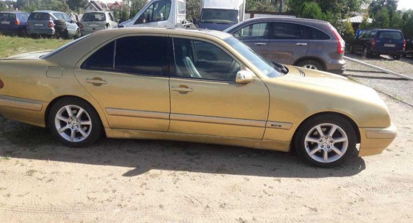 Mercedes za złotówkę dla ukraińskiej rodziny
