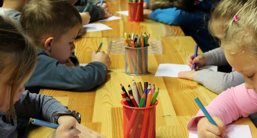 Zwiększona liczba dzieci w przedszkolach i klasach I-III – nowe rozporządzenie MEN