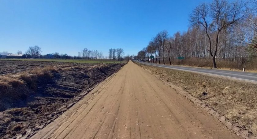 Trwają prace przy budowie ścieżki rowerowej Poniaty Wielkie – Winnica 
