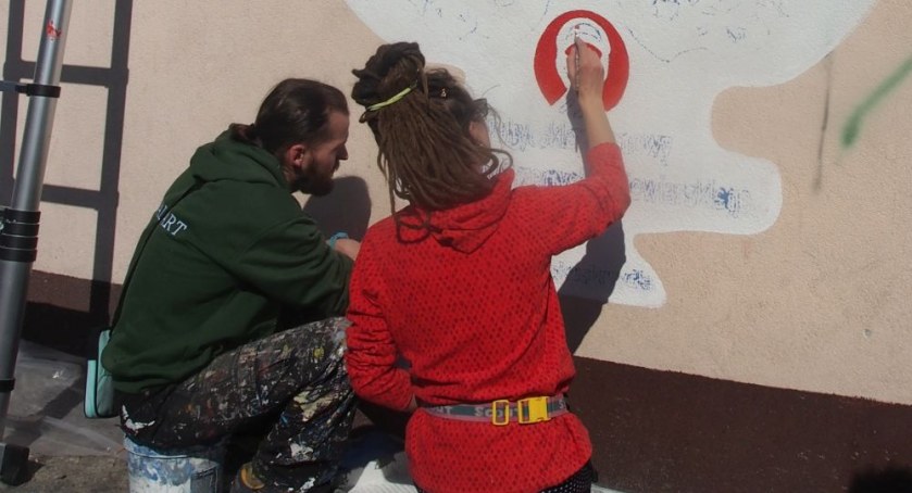 Na Świętojańskiej powstaje fantastyczny, pamiątkowy mural