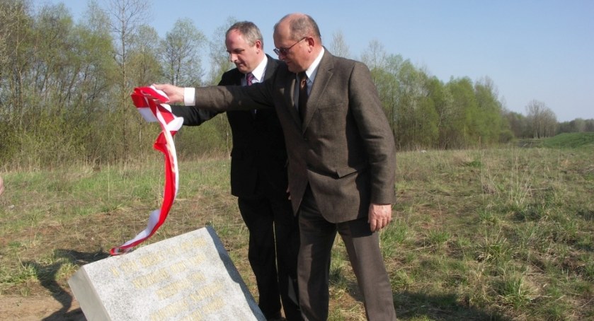 11 lat temu odsłonięto bardzo ważną tablicę...