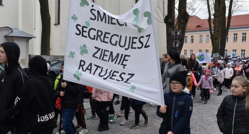 Marsz ekologiczny z okazji Dnia Ziemi