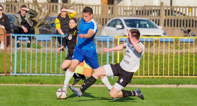 Nadnarwianka – Ostrovia 3-0