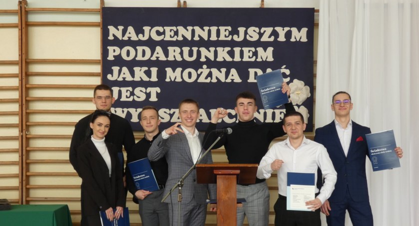 Zakończenie roku klas maturalnych w Ruszkowskim