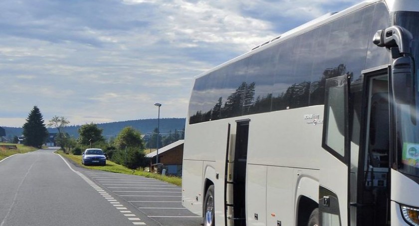 Rynek 23 – tu można skontrolować autobus przed wyjazdem