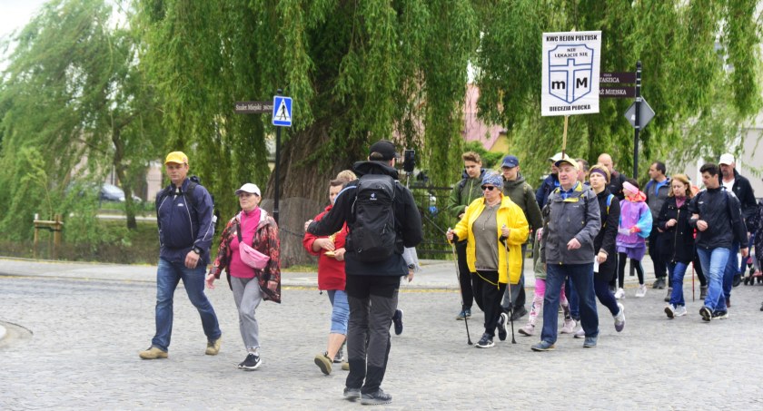 Piesza pielgrzymka w intencji trzeźwości dotarła do Pułtuska