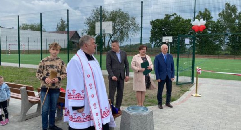 Otwarcie boiska wielofunkcyjnego w Obrytem