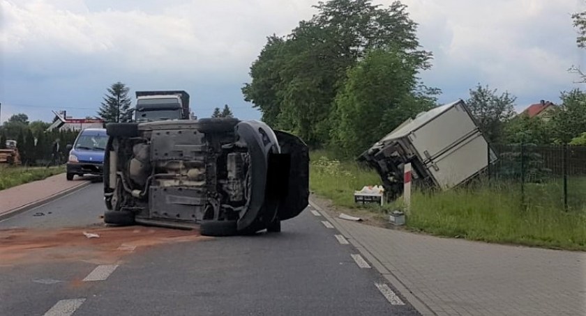 Dwie osoby w szpitalu – policja podaje szczegóły wypadku w Moszynie