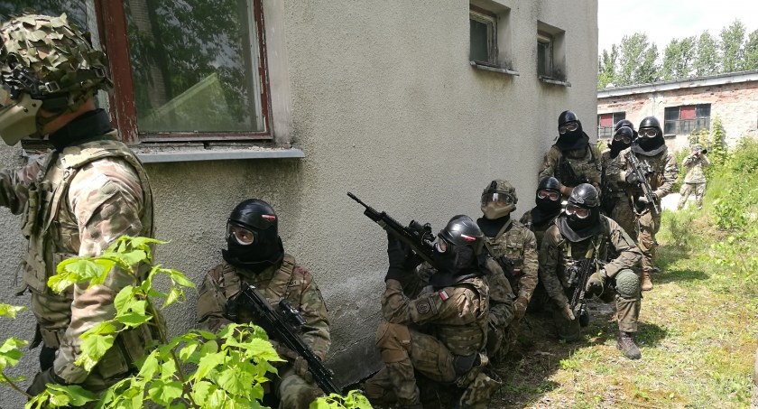Mazowieccy terytorialsi szkolą się z żołnierzami armii brytyjskiej i amerykańskiej