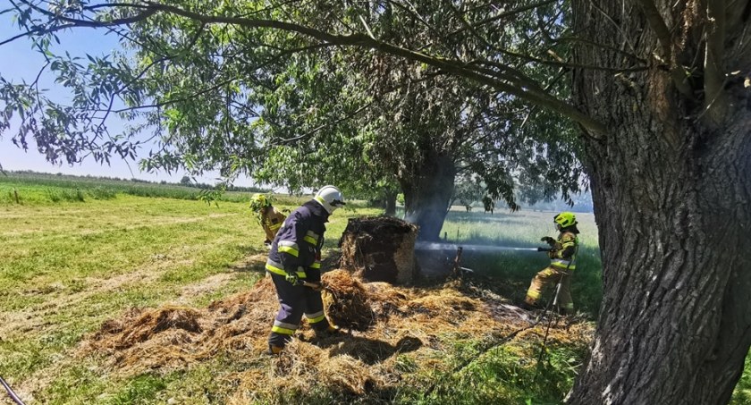 Pożar bel słomy w Obrytem