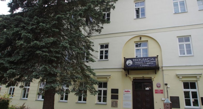 Absolwenci LO – chcecie podzielić się wspomnieniami? Piszcie do nas!