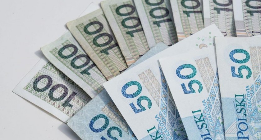 Stypendia dla studentów z niezamożnych rodzin i małych miejscowości