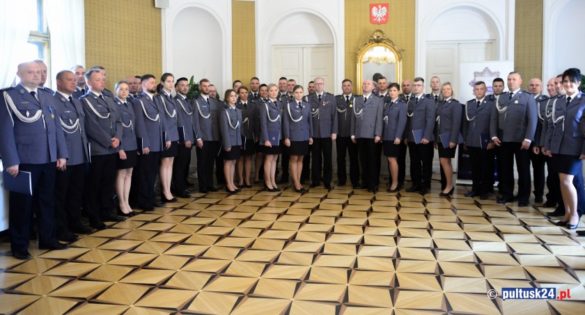 45 policyjnych awansów – PUŁTUSKIE OBCHODY ŚWIĘTA POLICJI
