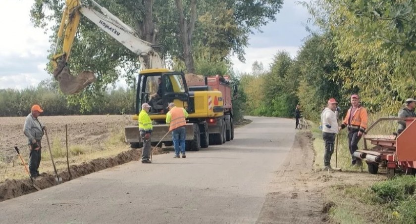 Przebudowa drogi w trzech miejscowościach gminy Winnica