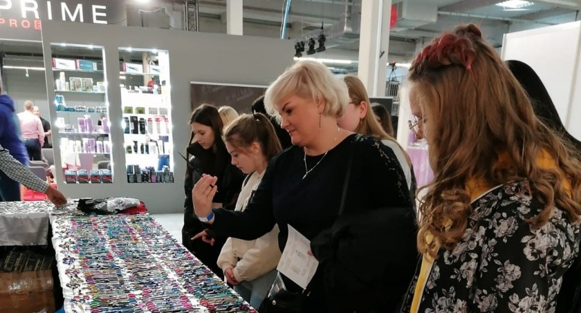 Uczniowie ZS im. Bolesława Prusa na targach branży fryzjerskiej