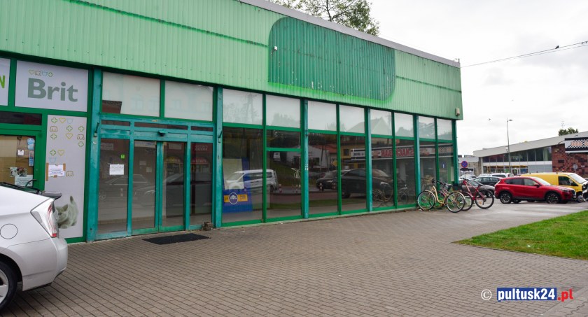 Kolejny lokal świeci pustkami –  Pułtusk dopada kryzys?