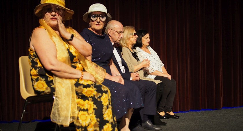 Dystansem i humorem grupa TAJAGA podbiła serca publiczności – drugi dzień teatrów pułtuskich