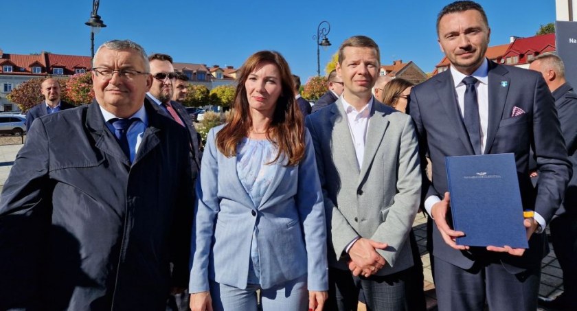 Koleją do Warszawy przez Pułtusk i Serock – podpisanie umowy na projekt i wykup gruntów