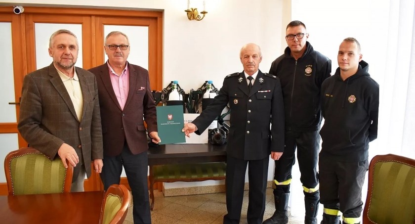 Przekazanie aparatów powietrznych oddechowych druhom OSP Głodowo
