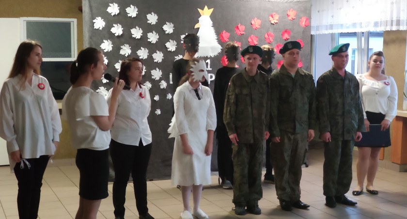 Pisk Białego Orła – obchody Święta Niepodległości w SOS-W