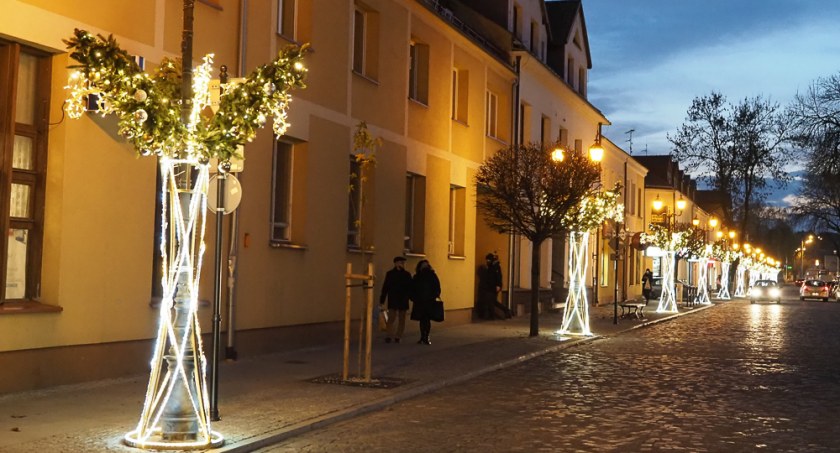 Świąteczne iluminacje w tym roku będą skromniejsze 