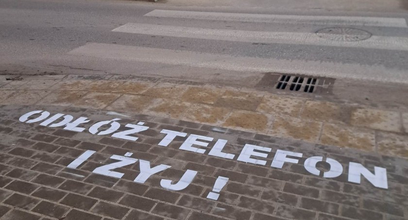 Odłóż telefon i żyj!