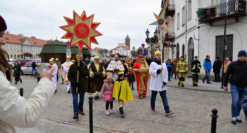FILM - Orszak Trzech Króli- inscenizacja, życzenia 