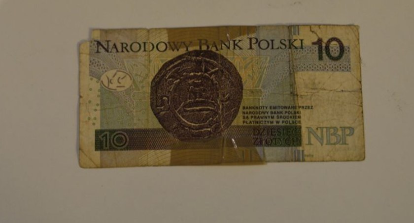 Wymiana uszkodzonych banknotów w banku – jakie macie doświadczenia?