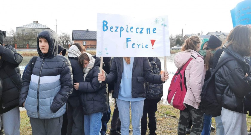 Bezpieczne ferie - wspólna akcja edukacyjna pułtuskich służb