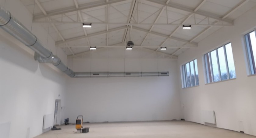 Sala sportowa przy szkole w Błędostowie - postęp prac
